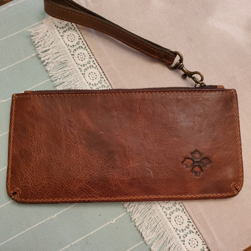 Patricia Nash women's wallet/wristlet/lesther